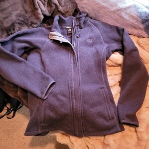 Purple Fleece Jacket with Stand-Up Collar and Full-Zip Design
